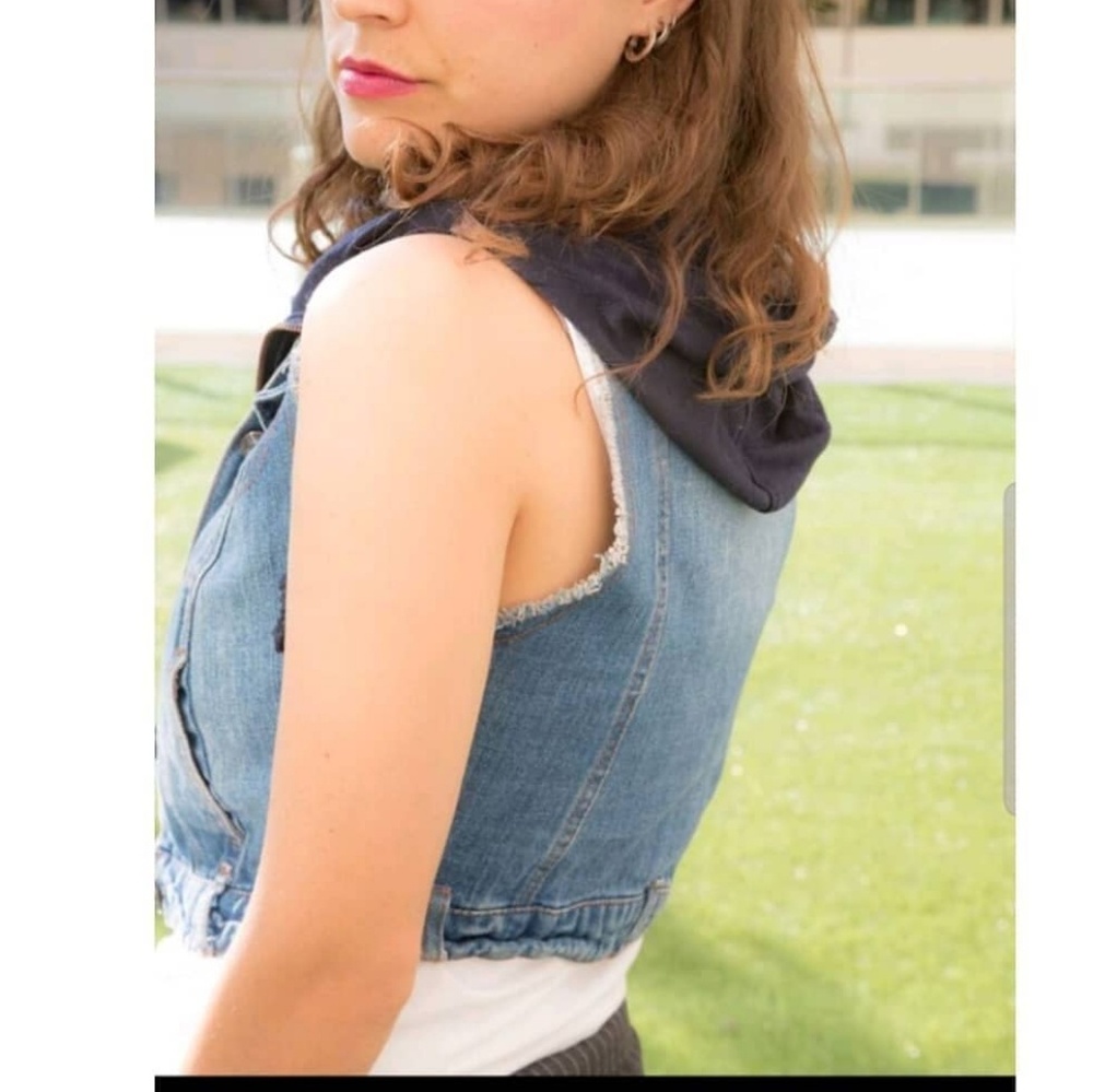 Cropped jean vest w/ cotton hoodie